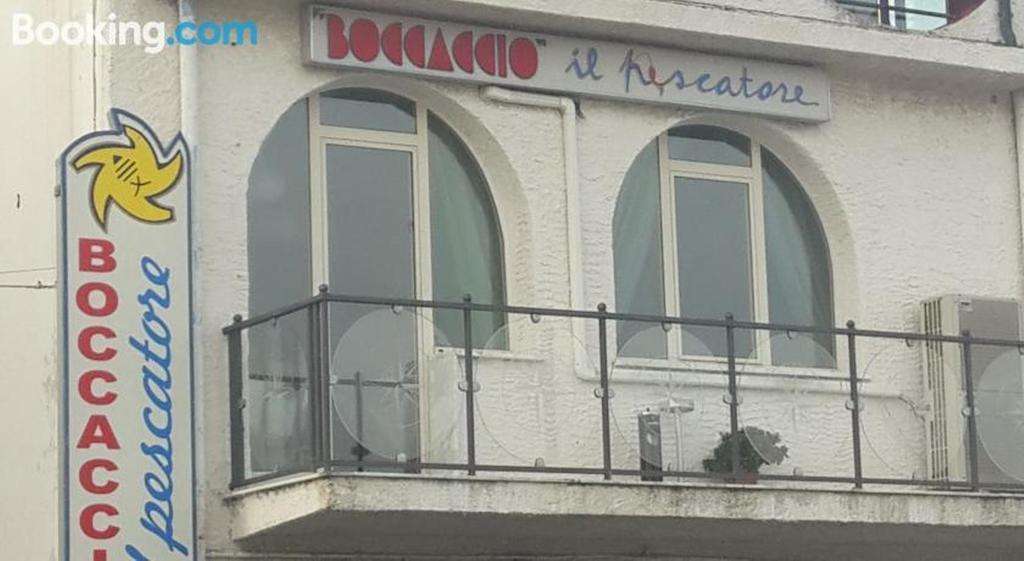 Albergo Boccaccio Вілла-Сан-Джованні Екстер'єр фото